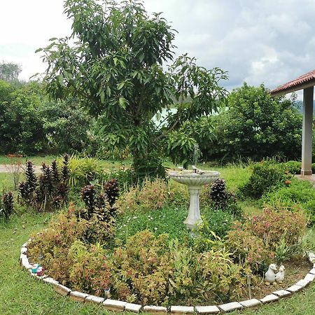 Betong House In The Garden Villa Exterior photo